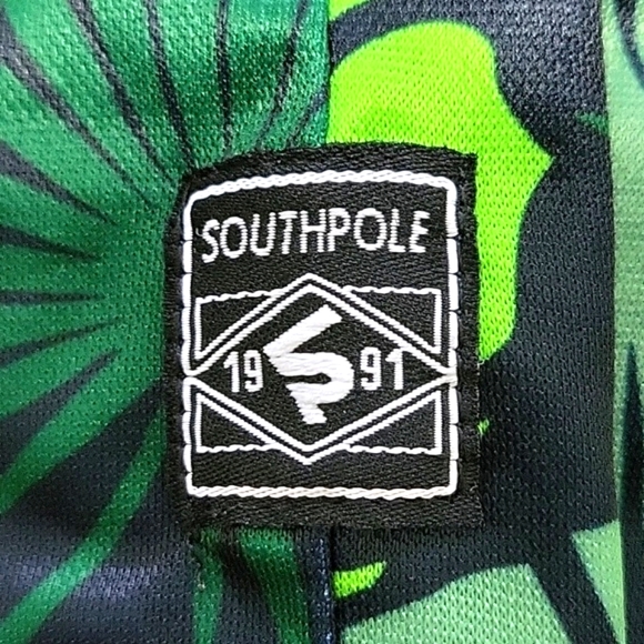 SOUTH POLE HAWAIIAN PATTERN BANDED COLLAR T-SHIRT - Picture 6 of 6